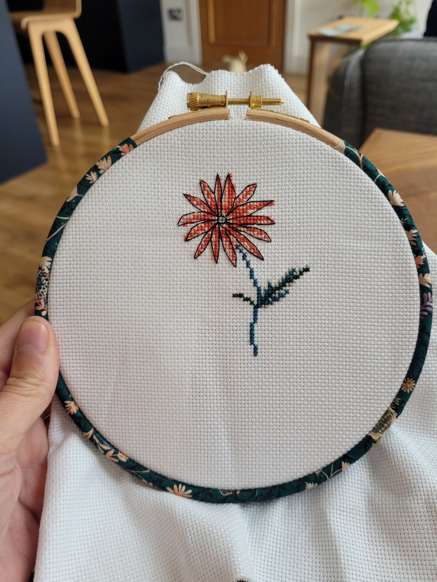 Fabric Covered Embroidery Hoop Elbesee - Liberty of London Tana Lawn Fabric 5 & 6 Inch