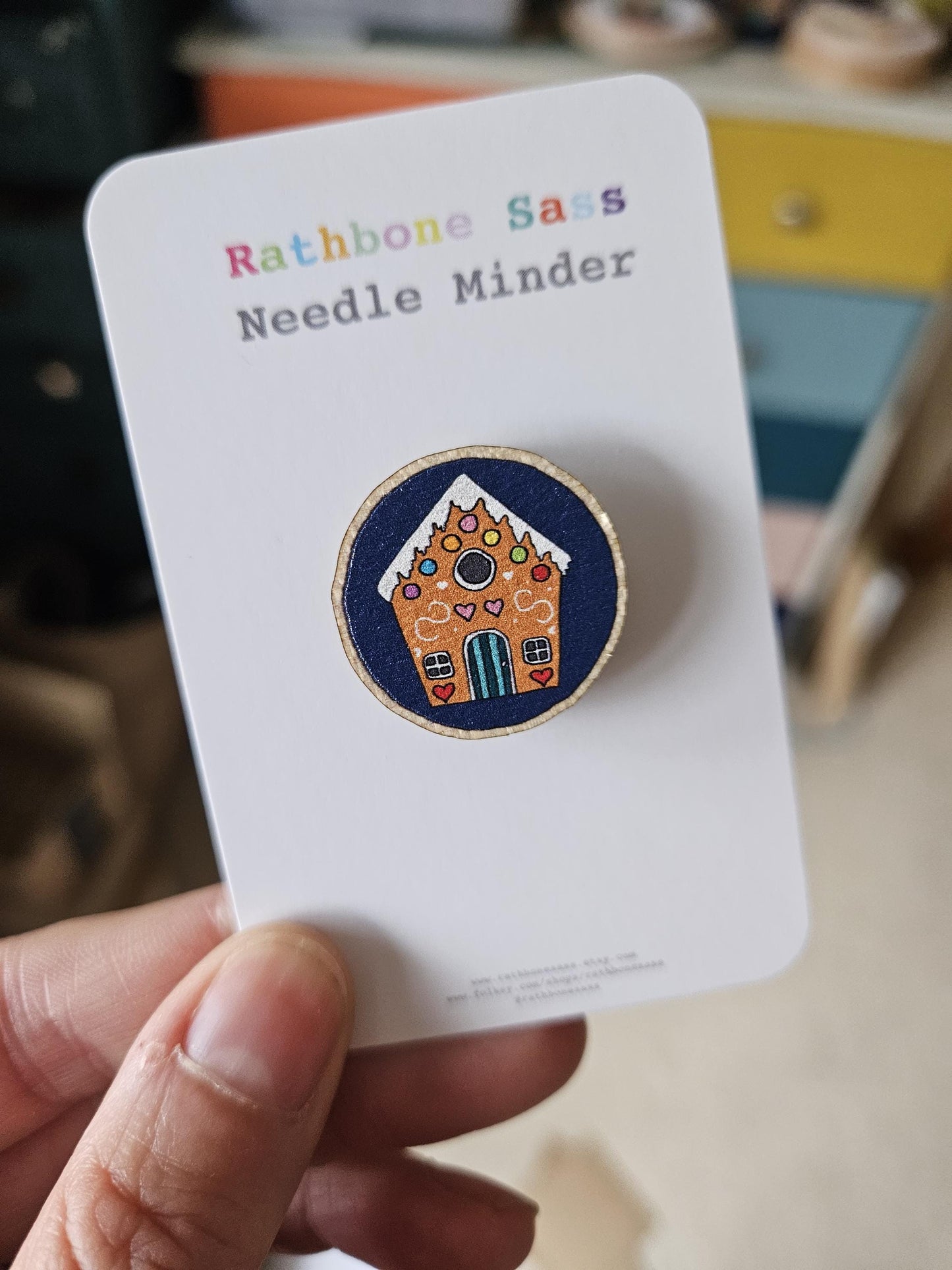 Gingerbread House Wooden Needle Minder