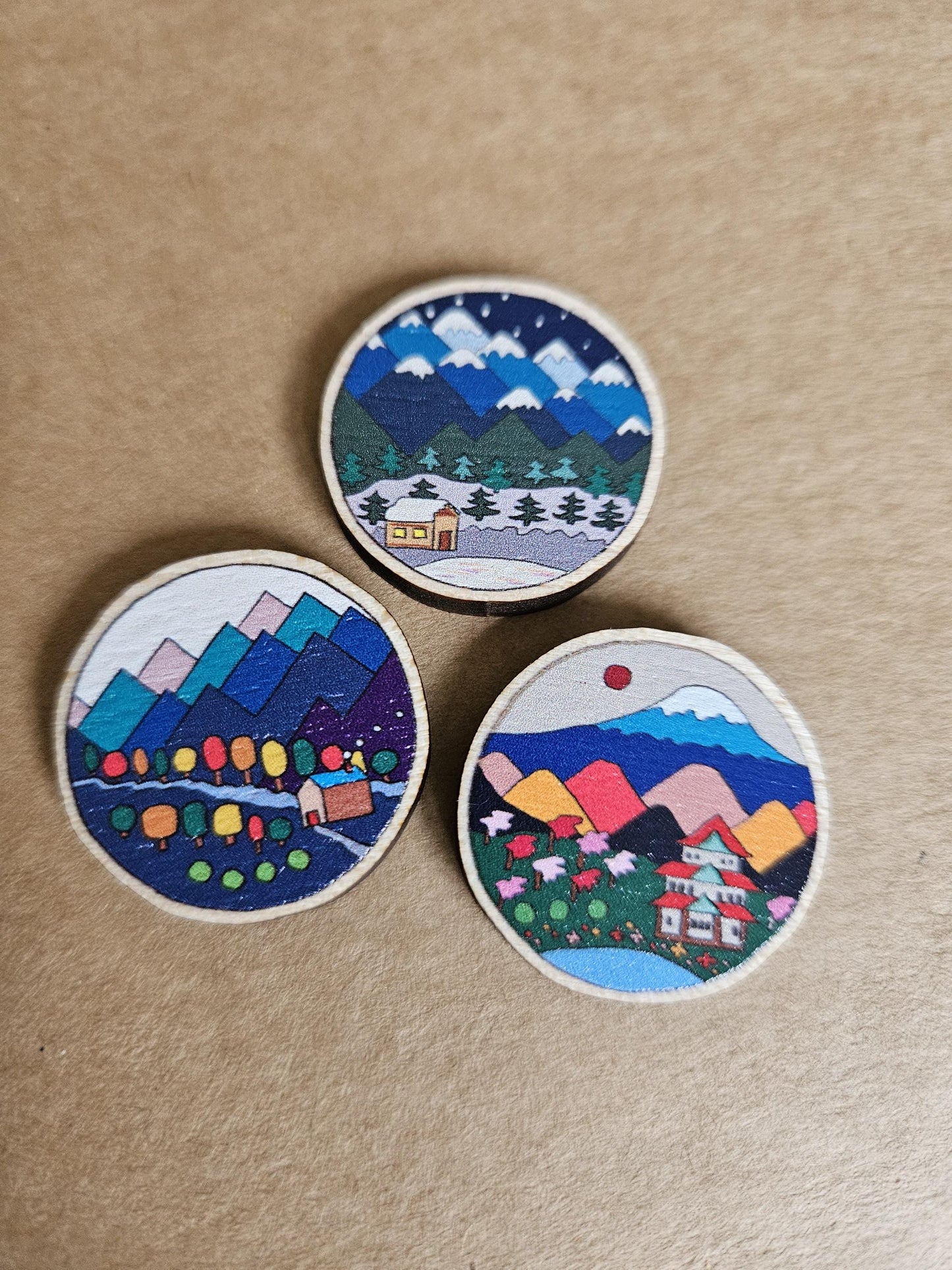 Mountains Wooden Needle Minder