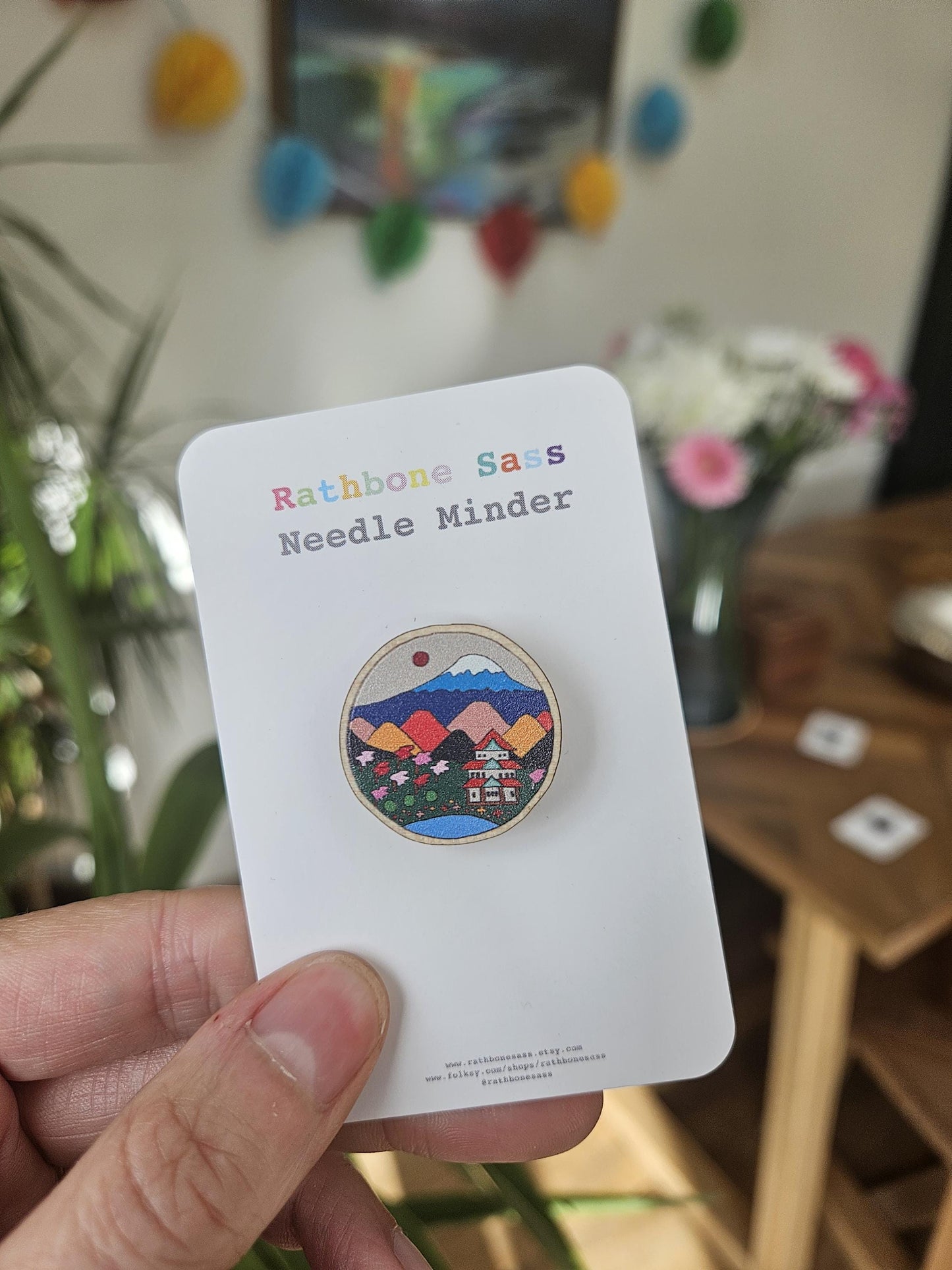 Mountains Wooden Needle Minder