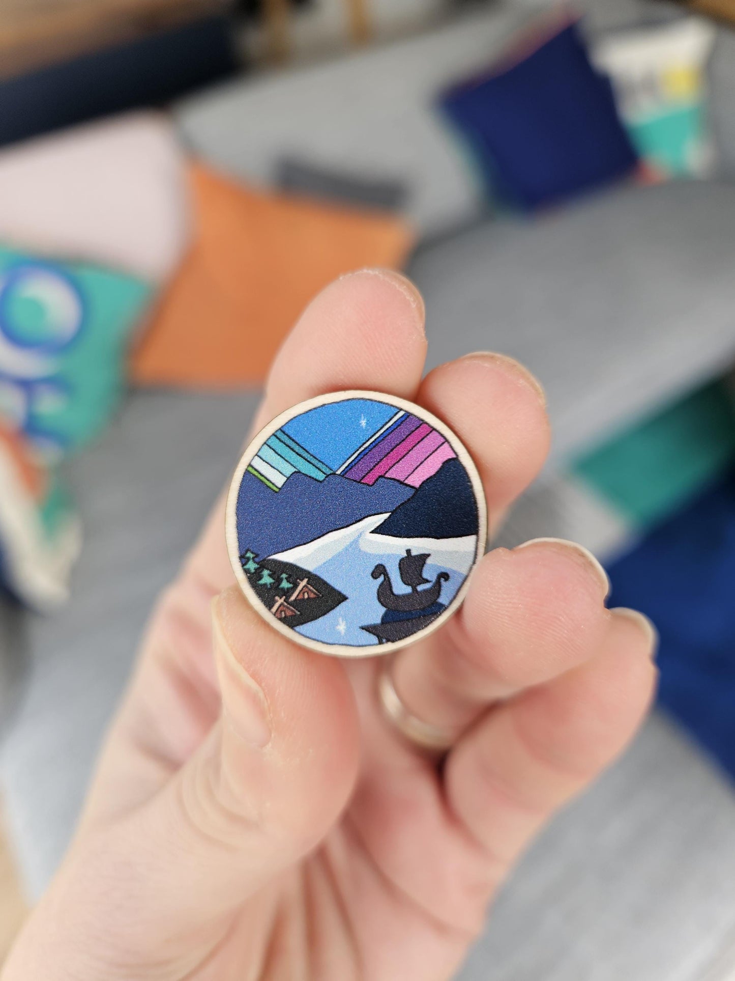 Mountains Wooden Needle Minder