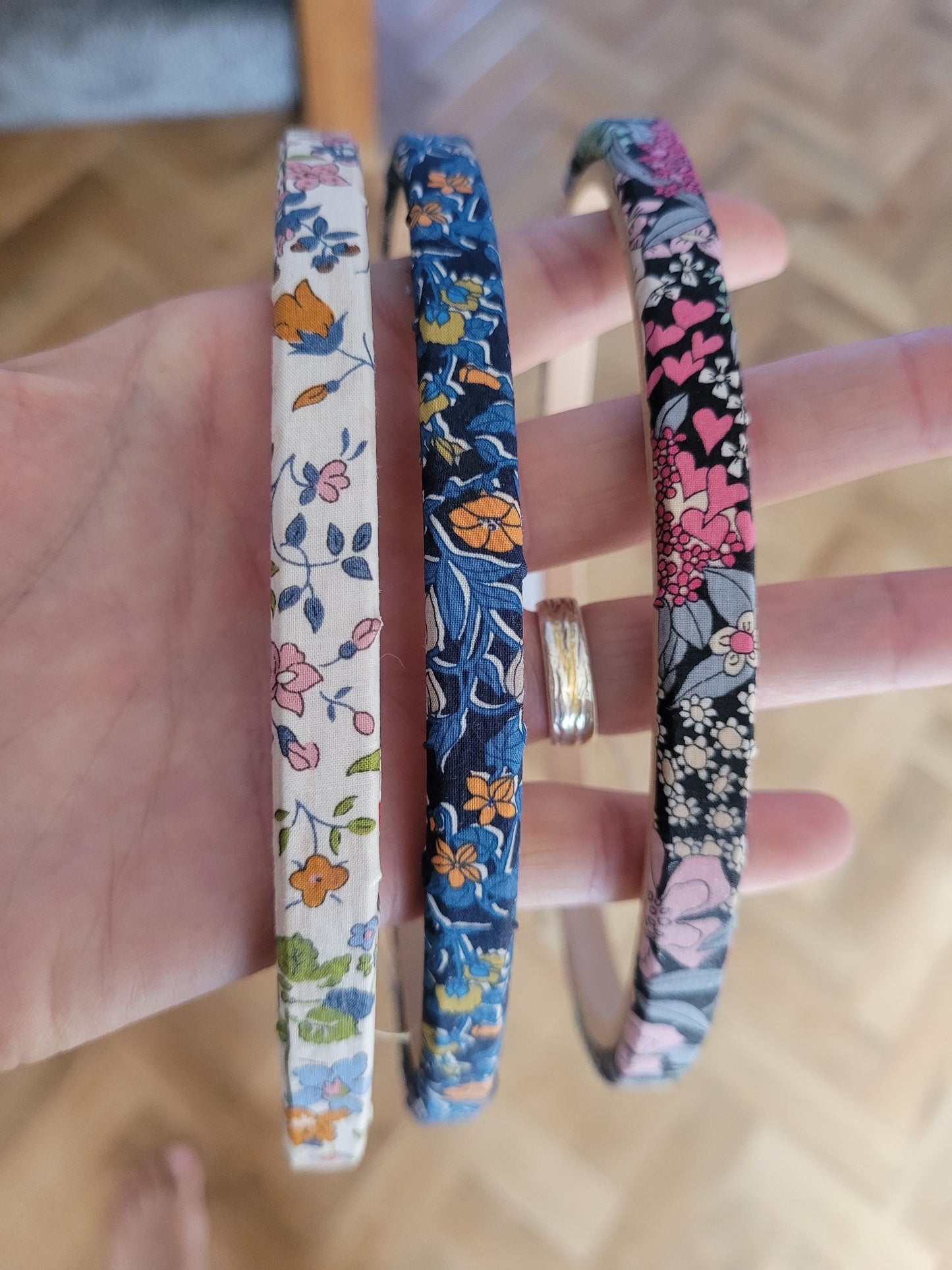 Fabric Covered Embroidery Hoop Elbesee - Liberty of London Tana Lawn Fabric 5 & 6 Inch