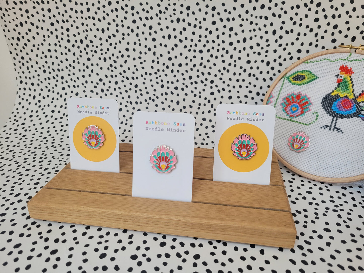 Wycinanki Magnetic Needle Minder