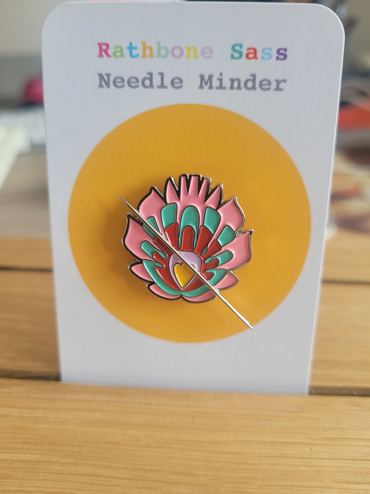 Wycinanki Magnetic Needle Minder