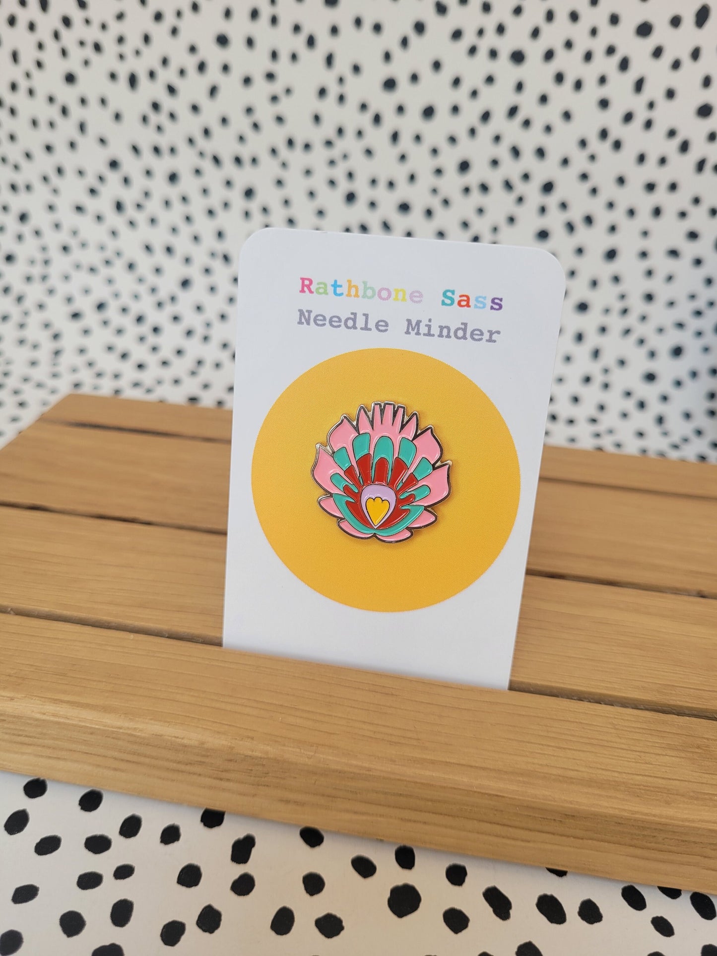 Wycinanki Magnetic Needle Minder