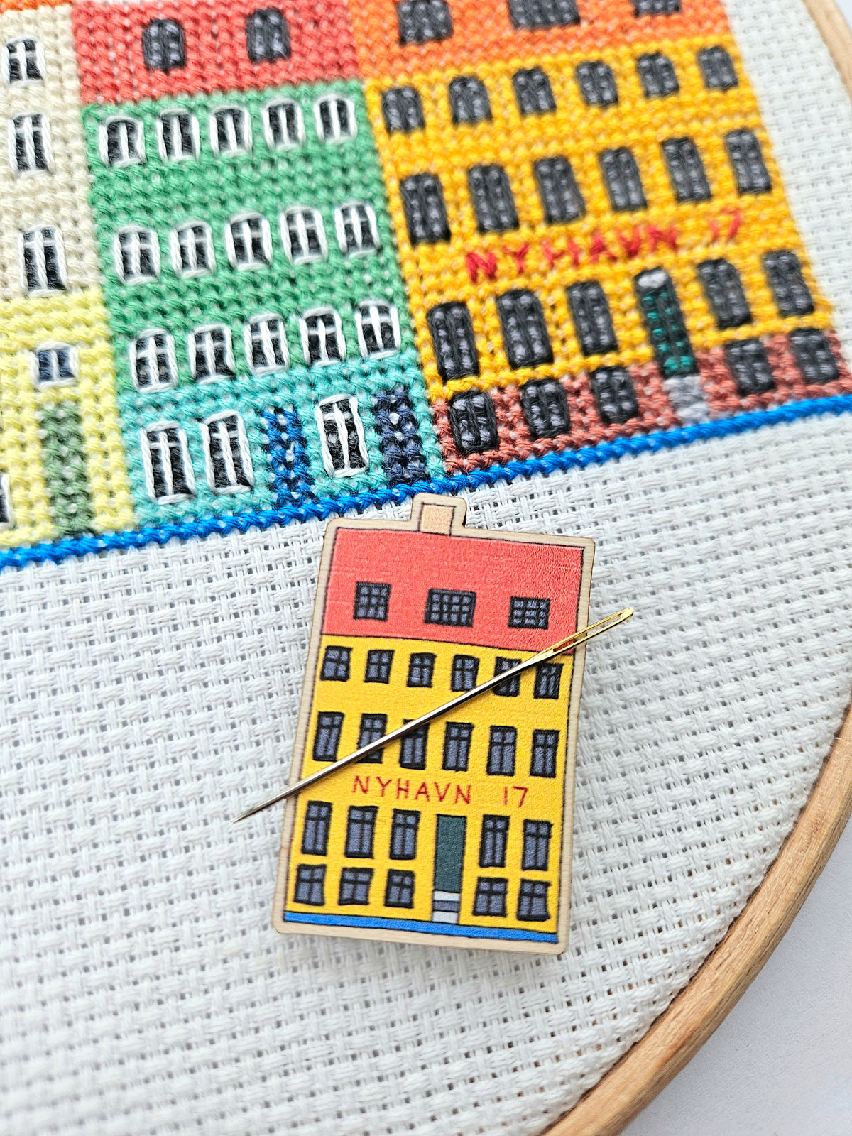 Cities Wooden Needle Minder
